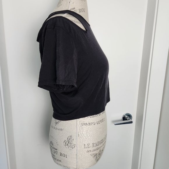 Lululemon Shoulder Cutout Yoga Tshirt - Picture 5 of 13